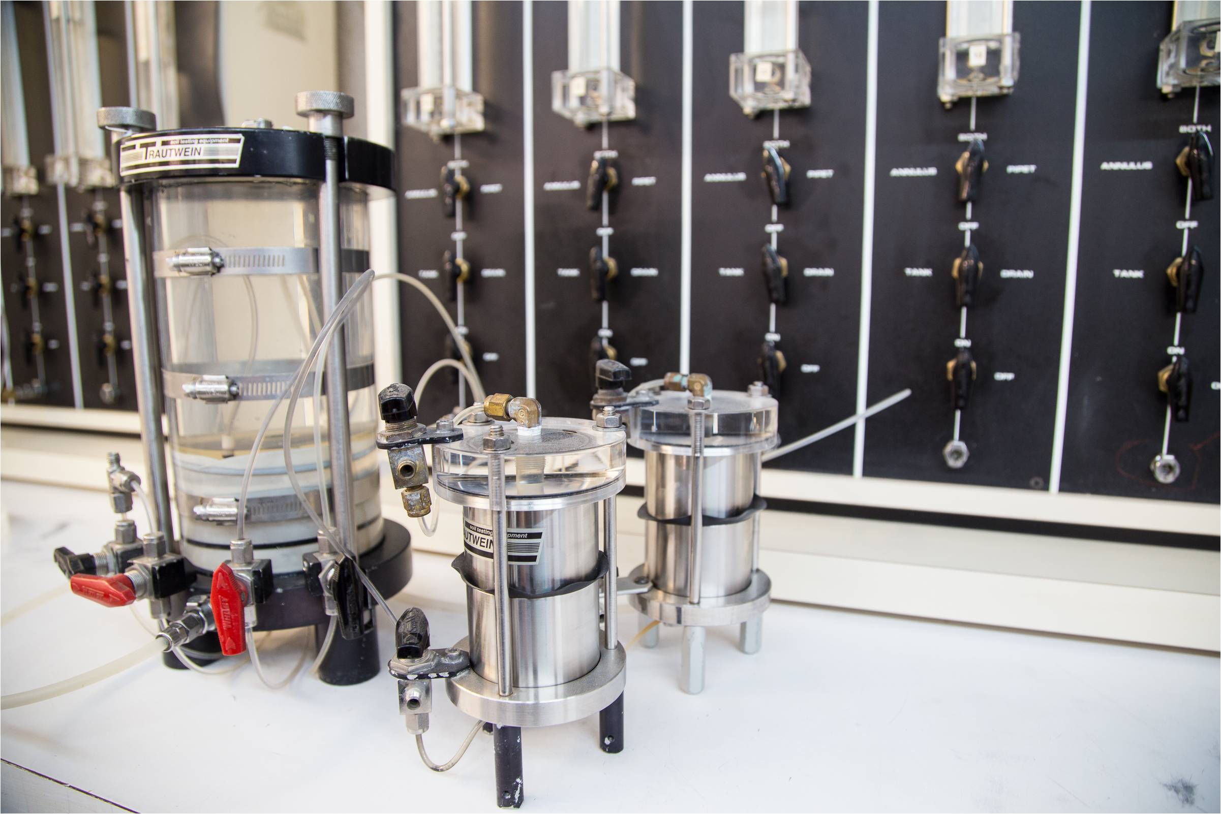 2-D6766 GCL Permeability Potential Incompatible Liquidbladder acumulators